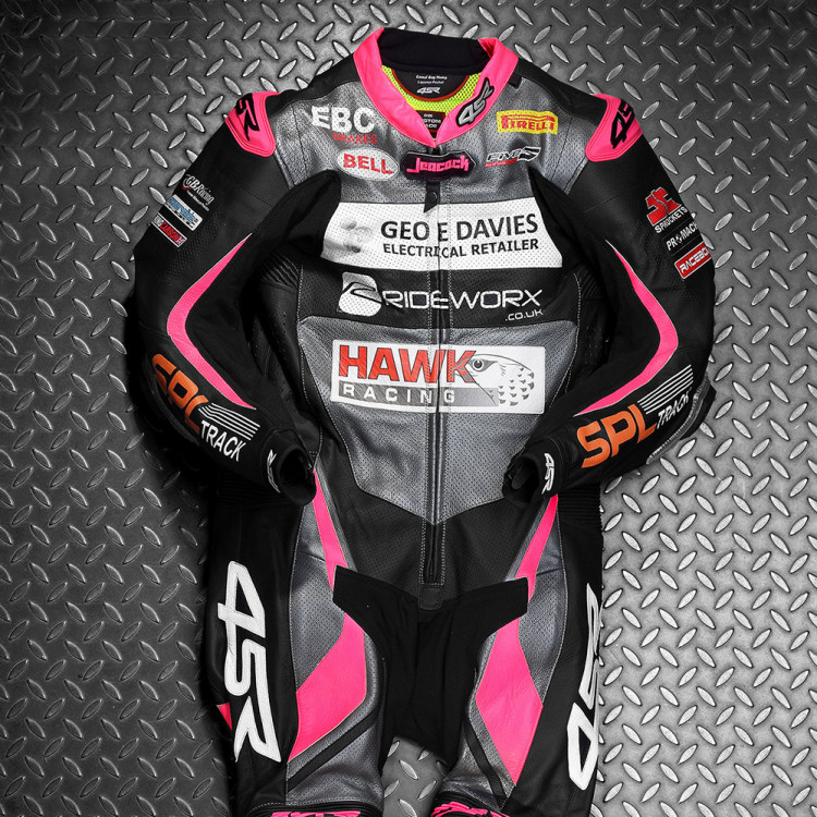 Závodní kombinéza