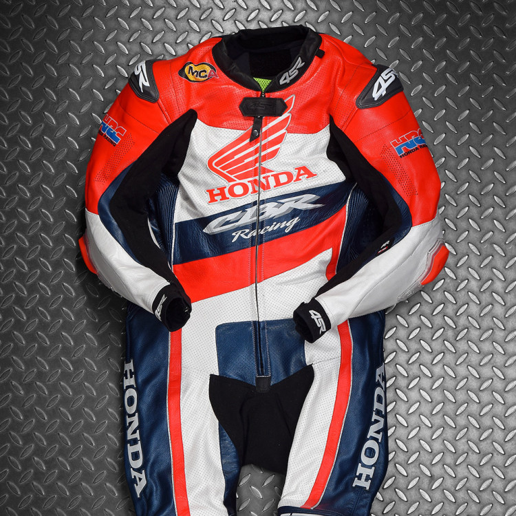 Závodní kombinéza