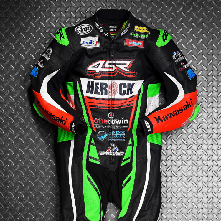 Závodní kombinéza