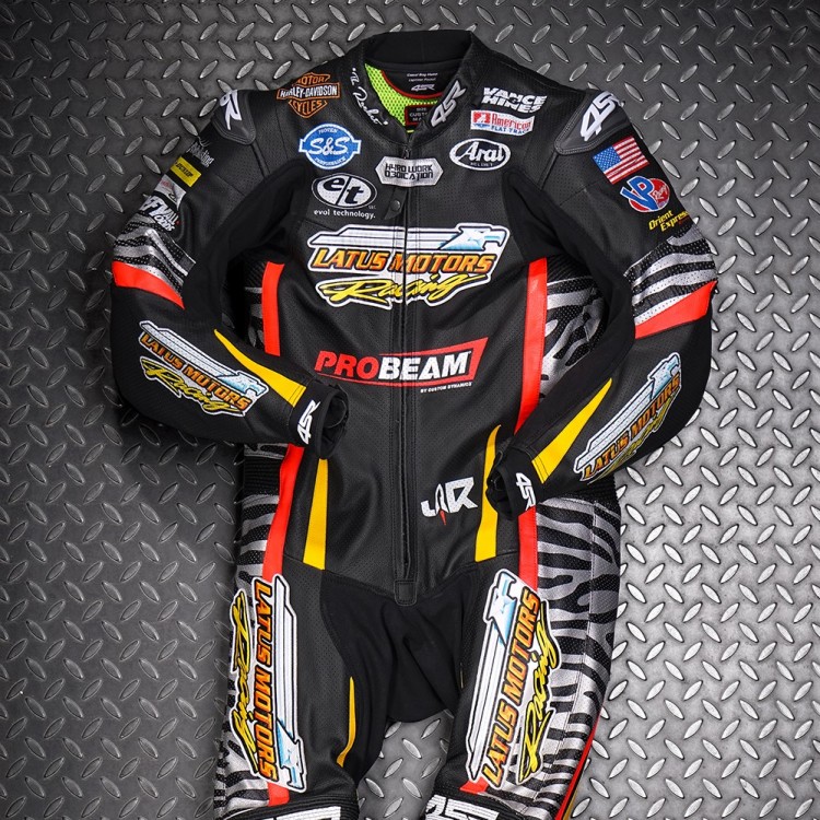 Závodní kombinéza