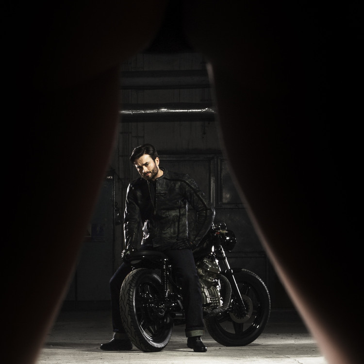 4SR motocyklová bunda Bobber detail z motorkou