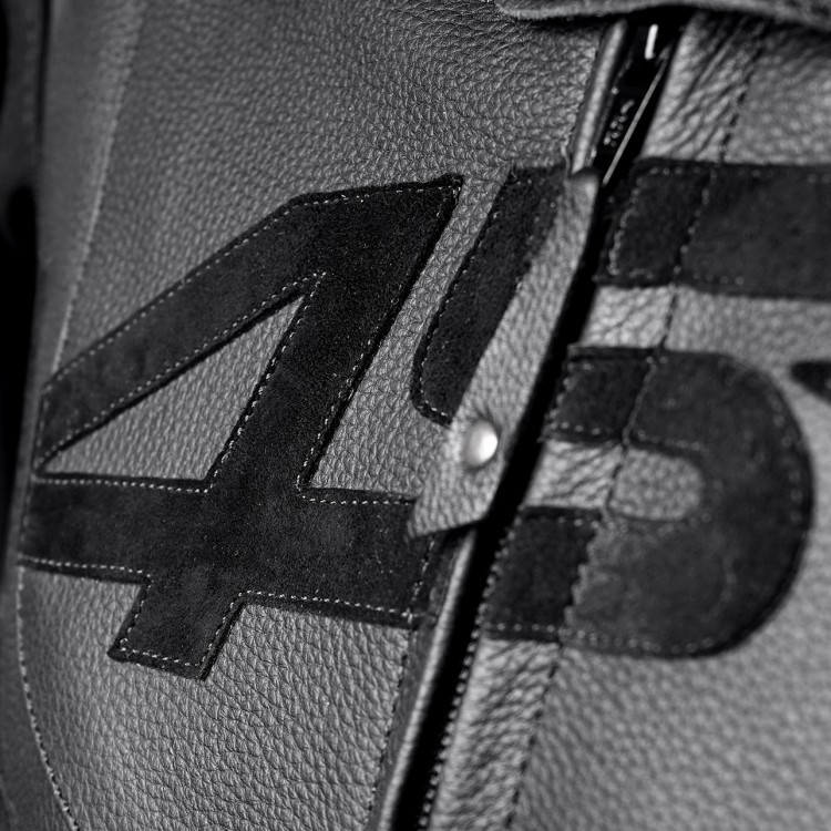 TT Replica Lady Black Series detail logo zips