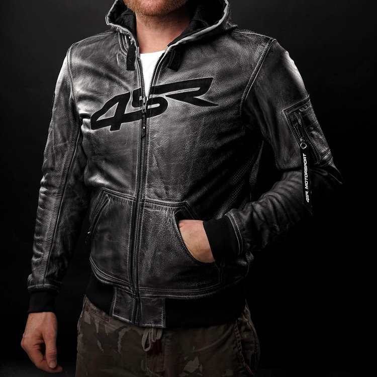 Hoodie Jacket  detail na predný zips 