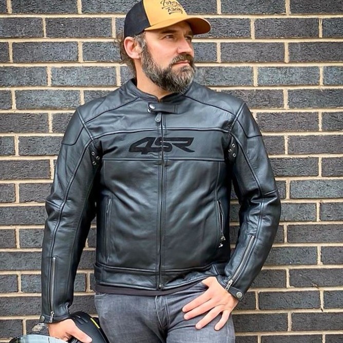 Hooligan - Black Velvet profil z predu 