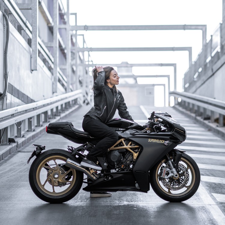 Angel Wings pohlad na motorke 