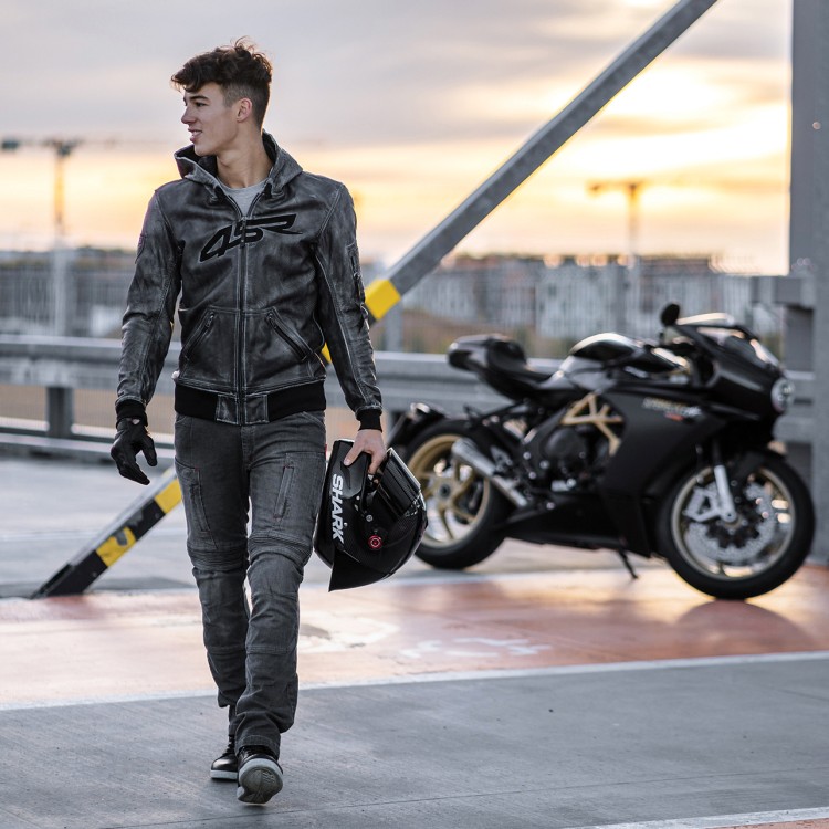 Hoodie Jacket profil z predu 