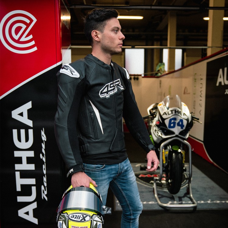 4SR Club Sport AR - Federico Caricasulo detail z boku 