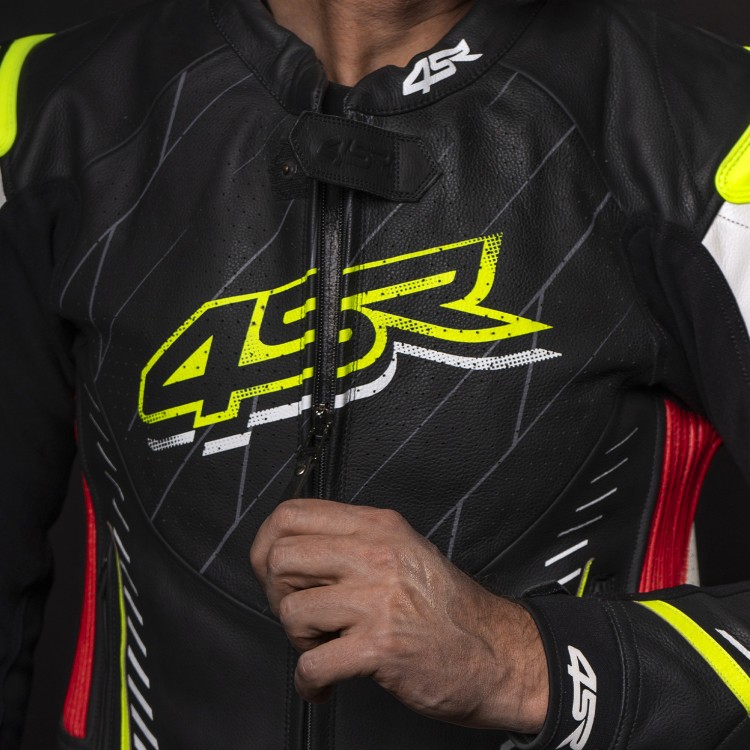Club Sport Neon AR detail na zips