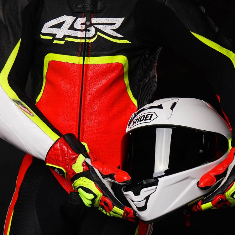 Racing Inferno AR/z predu ruky prilba