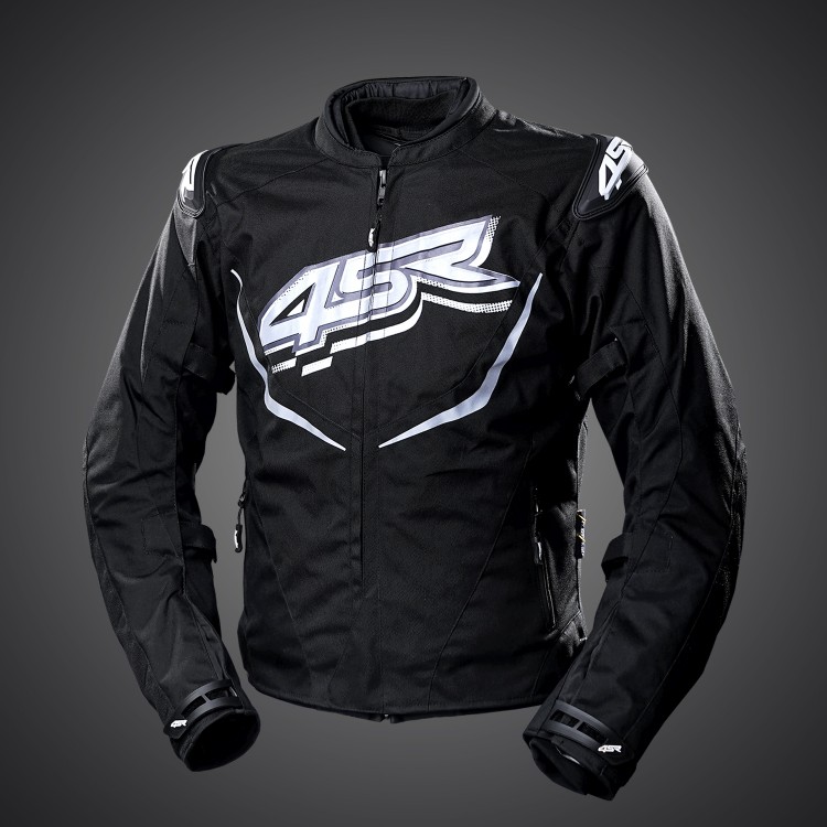 RTX Black z predu 