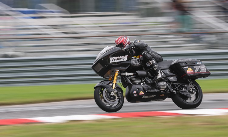 Hayden Gillim #79 - Šampión MotoAmerica 2023 v kategórii King of the Baggers 1